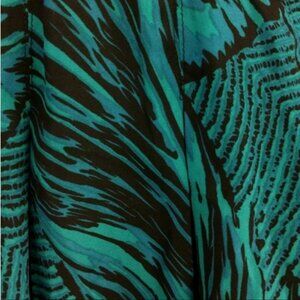 FOREVER 21 New Green Floral skater Dress. Womens Junior Medium